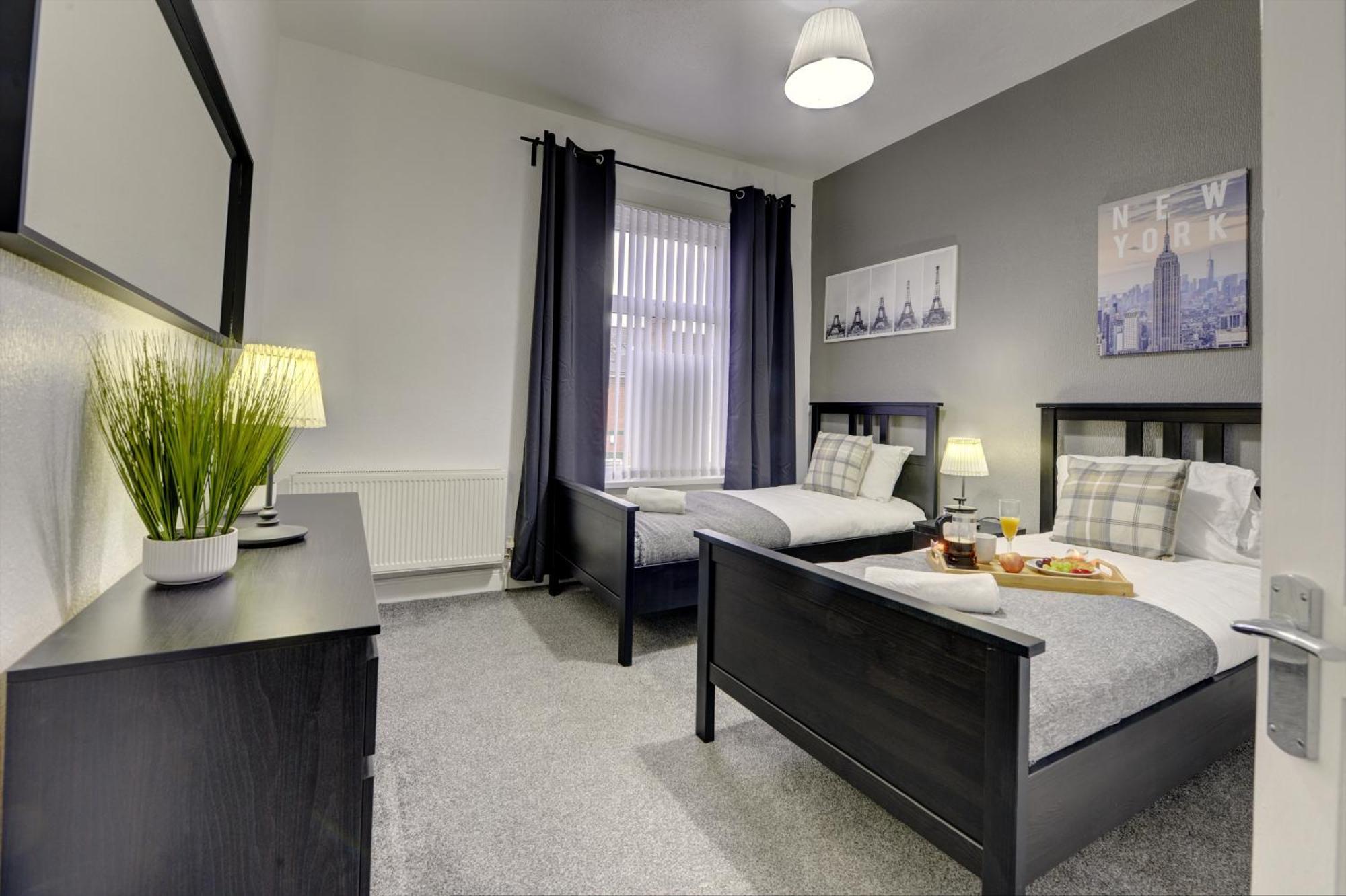 فيلا Modern 2Br Gem I Free Parking I Sleeps 5 كوفنتري المظهر الخارجي الصورة